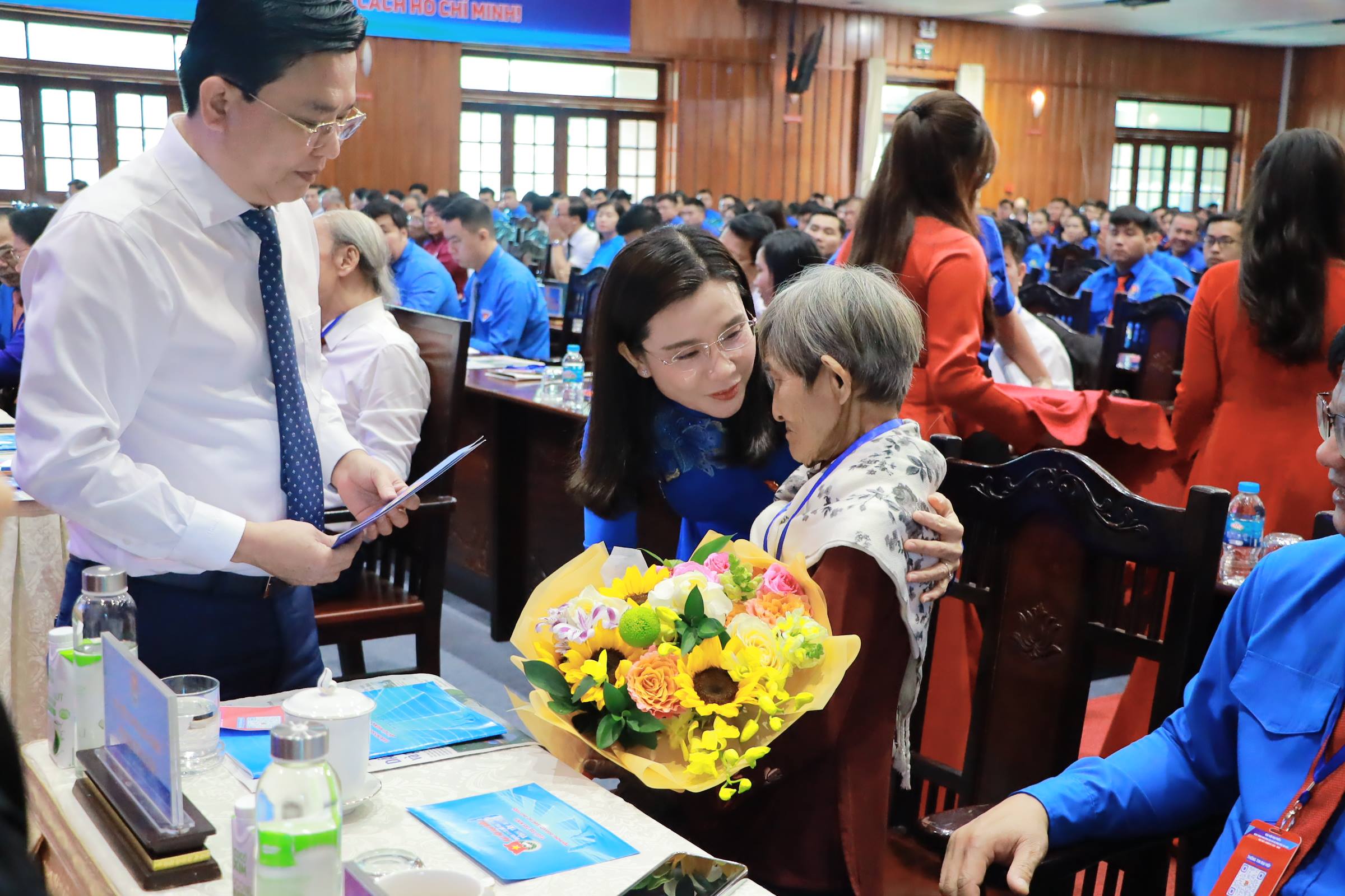 انگریزی: خبر